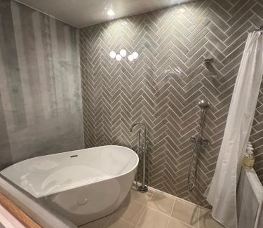 Nakaniikawa-gun Hotel | The Bath and Bed Tateyama