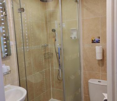 Bath Cama Y Desayuno | The Bath House Boutique B&B - IN-ROOM Breakfast - FREE parking