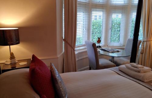 Bath Cama Y Desayuno | The Bath House Boutique B&B - IN-ROOM Breakfast - FREE parking