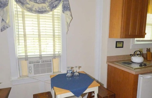 Berkeley Springs Cabina | Bathkeepers Cottage