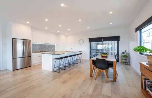 Angourie Casa | The Bay House - Oceanstays