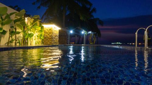 Kampung Bahasa Kapor Villa | The Bay PD Beachfront Villa