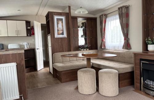 Aberystwyth Casa | The Bay Pearl 2 Bedroom Elegant Pet Free Stay at Clarach