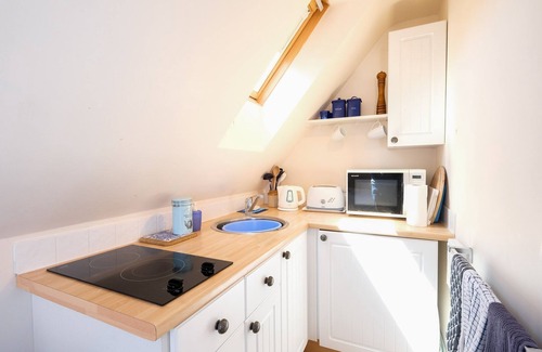 Thorpeness Cabaña | The Bay Tree Studio - sleeps 2 guests in 1 bedroom