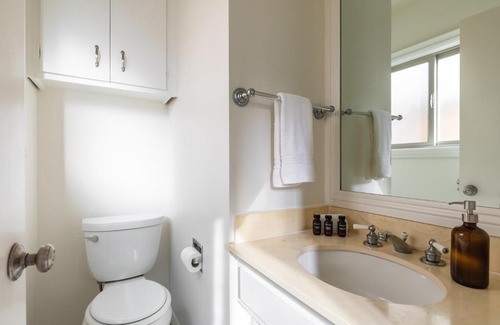 Central Mission Beach Apartamento | The Bay View Units by AvantStay