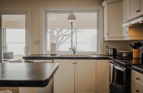 South Glengarry Cabaña | The Bayview Cottage