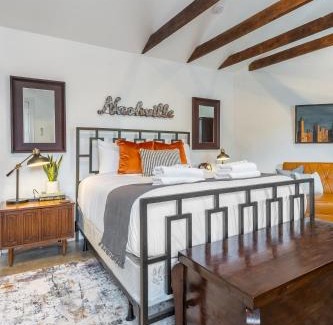 Buena Vista Apartamento | The Bea Arthur by Stay Local Nashville