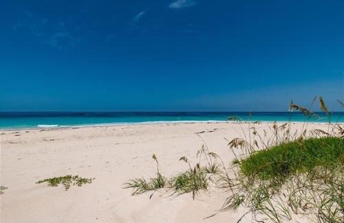 Governor's Harbour Casa | The Beach Bungalow - One home