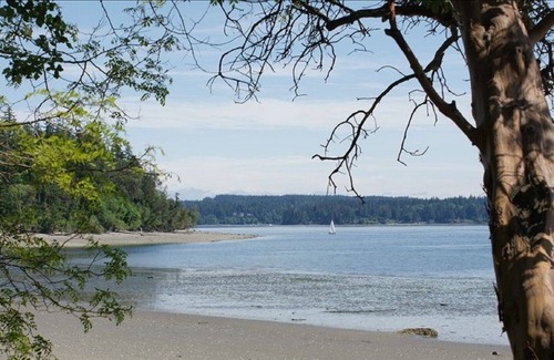 Poulsbo Cabina | La cabaña de playa en el noreste de Geoduck Cove Carril