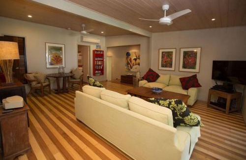 Mission Beach Casa | The Beach Cottage - Absolute Beachfront