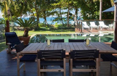 Mission Beach Casa | The Beach Cottage - Absolute Beachfront
