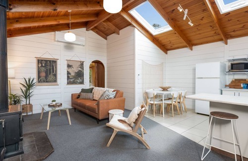 Separation Creek Cabaña | The Beach Cottage - Cottage by the sea for you and your pets