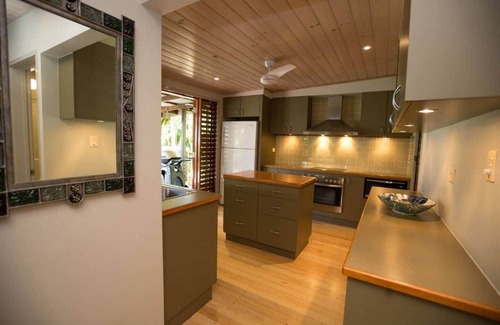 Mission Beach Casa | The Beach Cottage - Absolute Beachfront