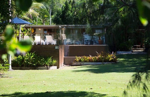 Mission Beach Casa | The Beach Cottage - Absolute Beachfront