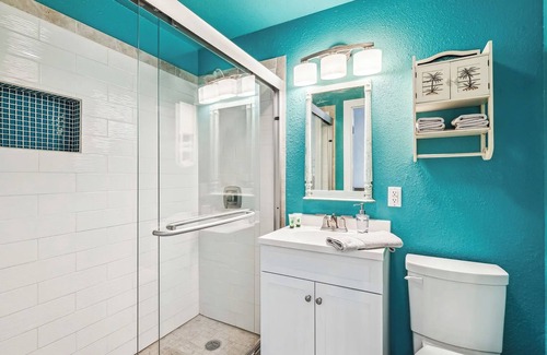 Granbury Cabaña | The Beach Cottage at Travis Street Cottages
