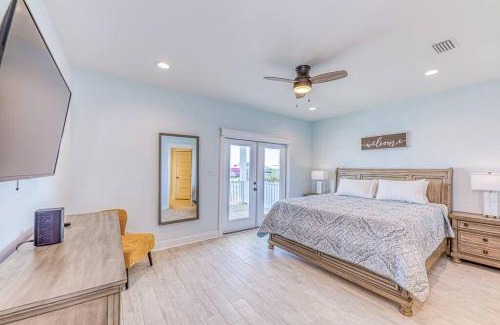 Gulf Shores Casa | The Beach Fox- Sleeps 26- Walk to the Beach!