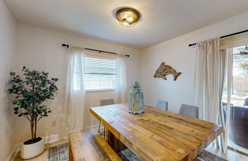 Naples Park Casa | The Beach Hive Cottage