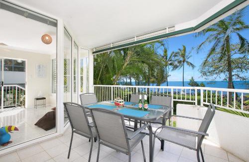 Trinity Beach Apartamento | The Beach House 3BR Waterfront Apartment, Own WIFI