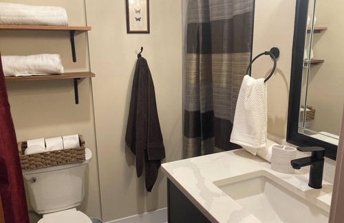Central Okanagan Casa | The Beach House Beach Avenue Peachland