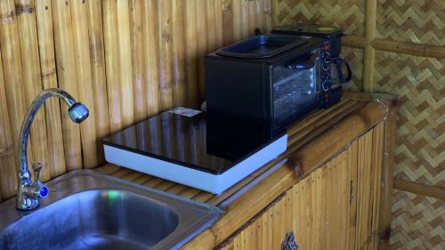 Lanas Hotel | The Beach House Carabao Island