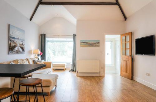 Skewen Casa | The Beach House - Fully refurbed March 2024