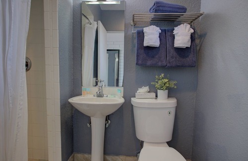 South Peninsula Historic District Hotel | The Beach House Inn