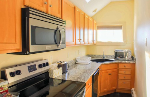 Kennebunk Hotel | The Beach House Inn