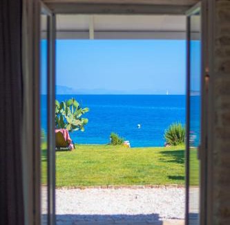 Katavolos Apartamento | The Beach House Kaminaki