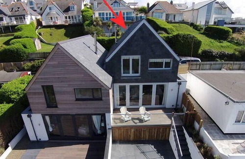 Polzeath Cabaña | THE BEACH HOUSE, pet friendly, with open fire in Polzeath