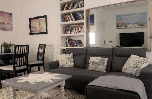Adra Casa | The Beach Hut with Lazy spa