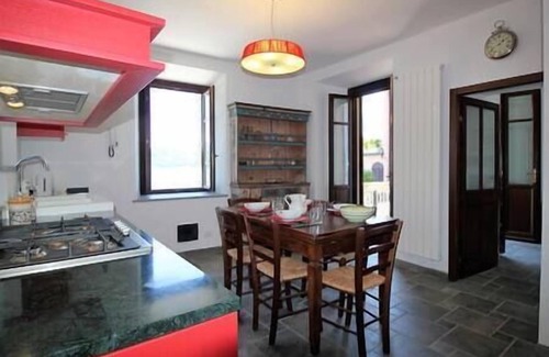 Pella Apartamento | The Beach independent apartment view lake!, lake and beach view just a few meters from your abitazi