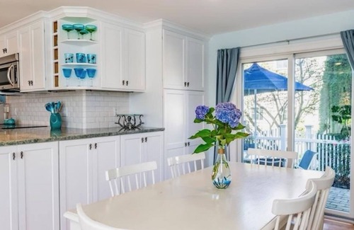Old Saybrook Casa | The Beach life at Knollwood beach , Year round house short walk to the beach