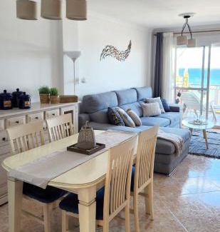 Carihuela Apartamento | The Beach Oasis Torremolinos