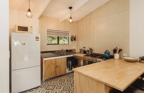 Oakura Casa | THE BEACH RETREAT SLEEPS 12