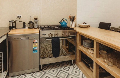 Oakura Casa | THE BEACH RETREAT SLEEPS 12