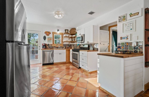 Heart of Lubbock Casa | The Beachcomber - Lubbock, TX with an Island Flair!