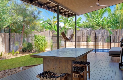 Bilingurr Casa | The Beachwood Nest - Holiday Home with coastal vibe and below ground pool
