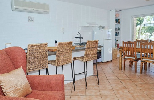 Portarlington Villa | The Beachy Unit. Close to the beach, cafes and restaurants in Portarlington.