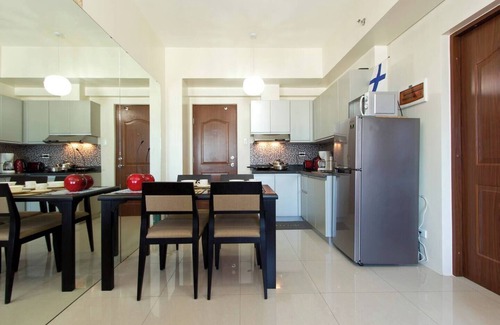 Bangkal Condominio | The Beacon 1Br for 4, Arnaiz Tower