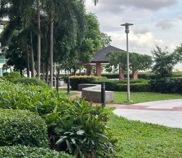 Legazpi Village Apartamento | The Beacon Makati by Christine Suites PH