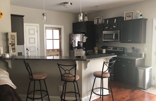 Hubert Casa | The Beagle Cottage - 4 BR Built 2016