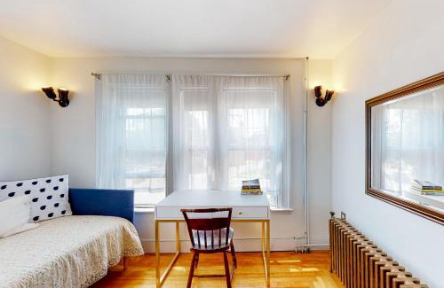 Camden Hotel | The Bean House Upstairs and Downstairs Unit