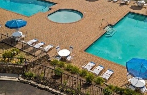 Chalet Village North Casa | The Bear And Trout 4 Bedroom Home by Redawning
