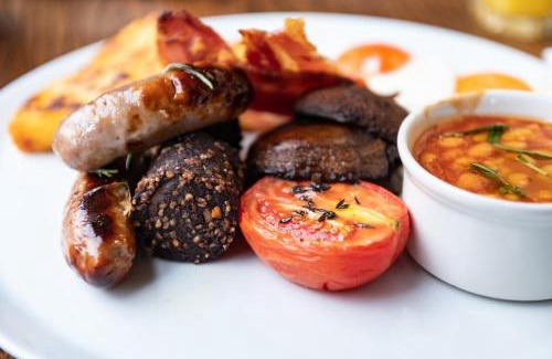 Bath Hotel | The Bear
