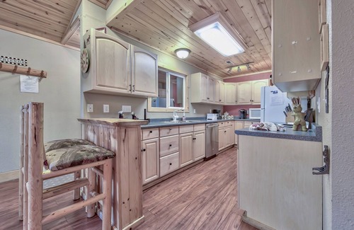 North Upper Truckee Casa | The Bear's Den 1965np 3 Bedroom Cabin by RedAwning