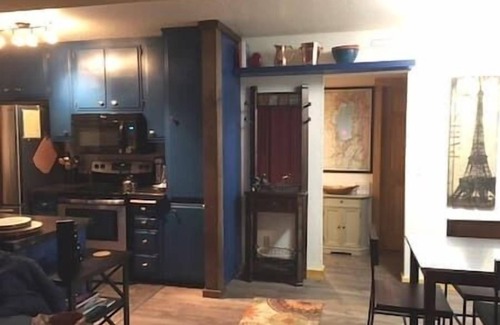 Tahoe Village Casa | The Bears Den Chalet - 1BD / 1BA + Pvt. Desván