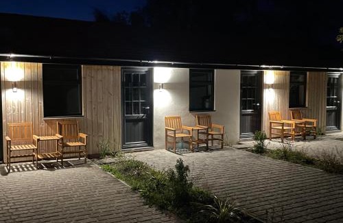 Ringwood Casa | The Bearded Goat Den - A rural retreat at this modern holiday cottage