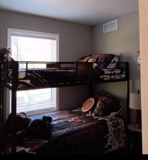 Somerset Casa | The Bears Den at the Lake