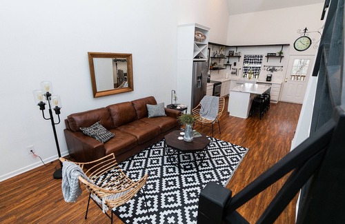 McKinney Casa | La hermosa rosaMary Barndominium