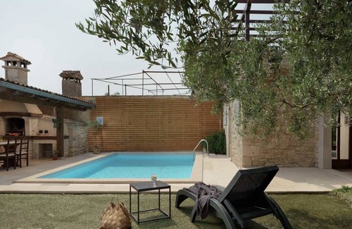 Prkacini Casa | The beautiful rustic Casa Nina with swimming pool is set in Central Istria.